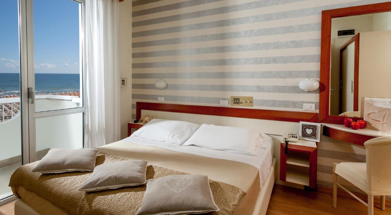Hotel Aristeo Rimini Eksteriør bilde