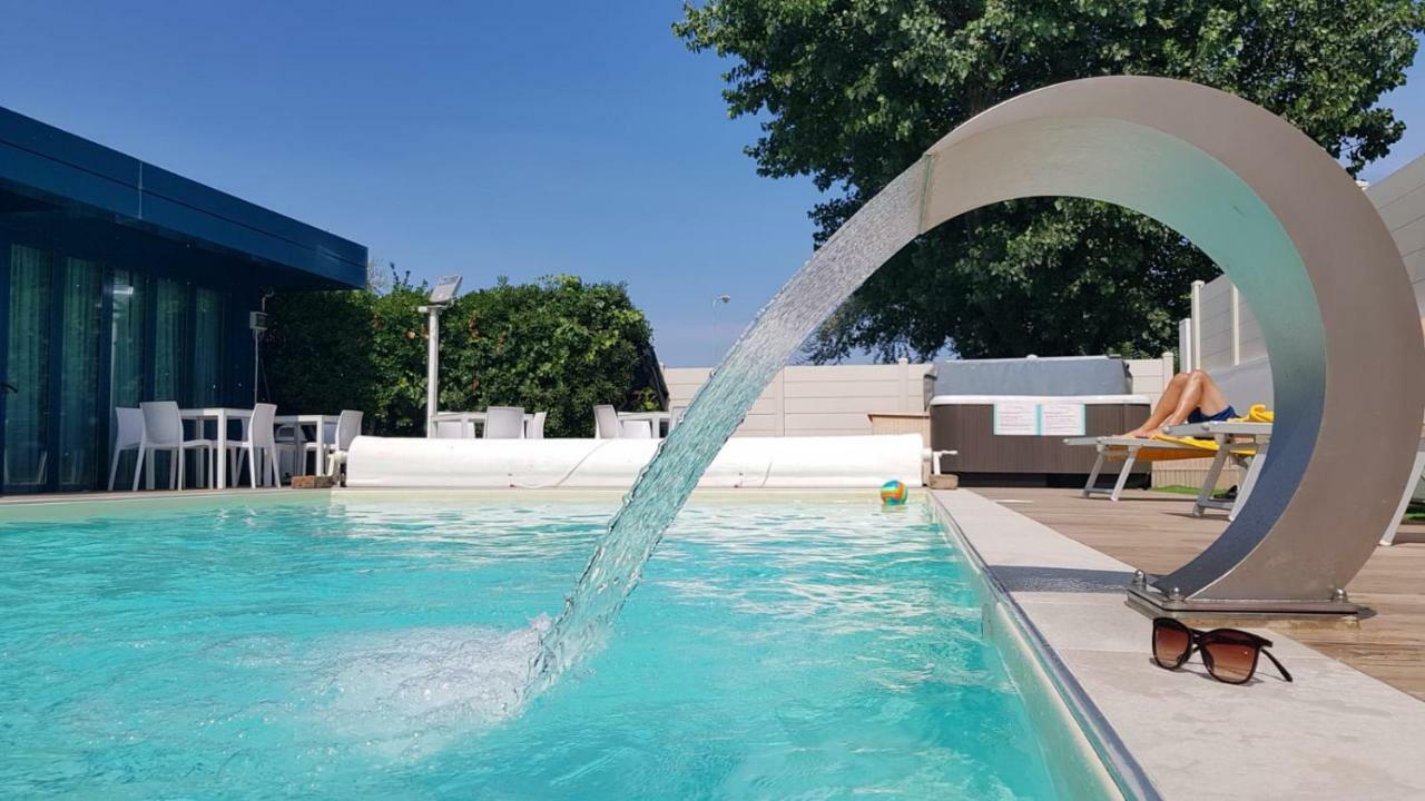 Hotel Aristeo Rimini Eksteriør bilde